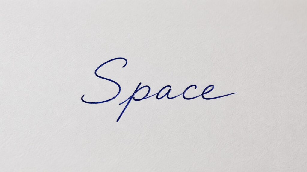 文章は距離や広さを説明するだけではありません。Spaceでは、物と物の関係から読者の中に空間を立ち上げ、歩ける世界を設計する方法を解説します。